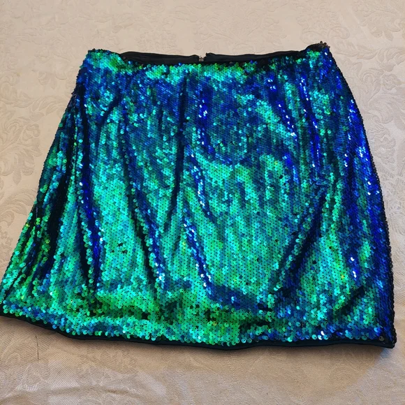 Green sequin skirt forever 21 best sale